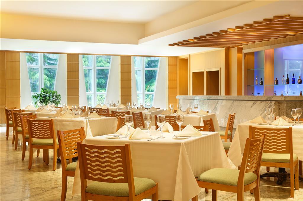 Sheraton Jiuzhaigou Resort Ресторант снимка